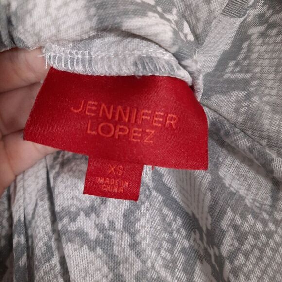 Jennifer Lopez Top SZ X-Small Gray Snakeskin Pleated Neckline Flutter Sleeve Y2K - Picture 8 of 13
